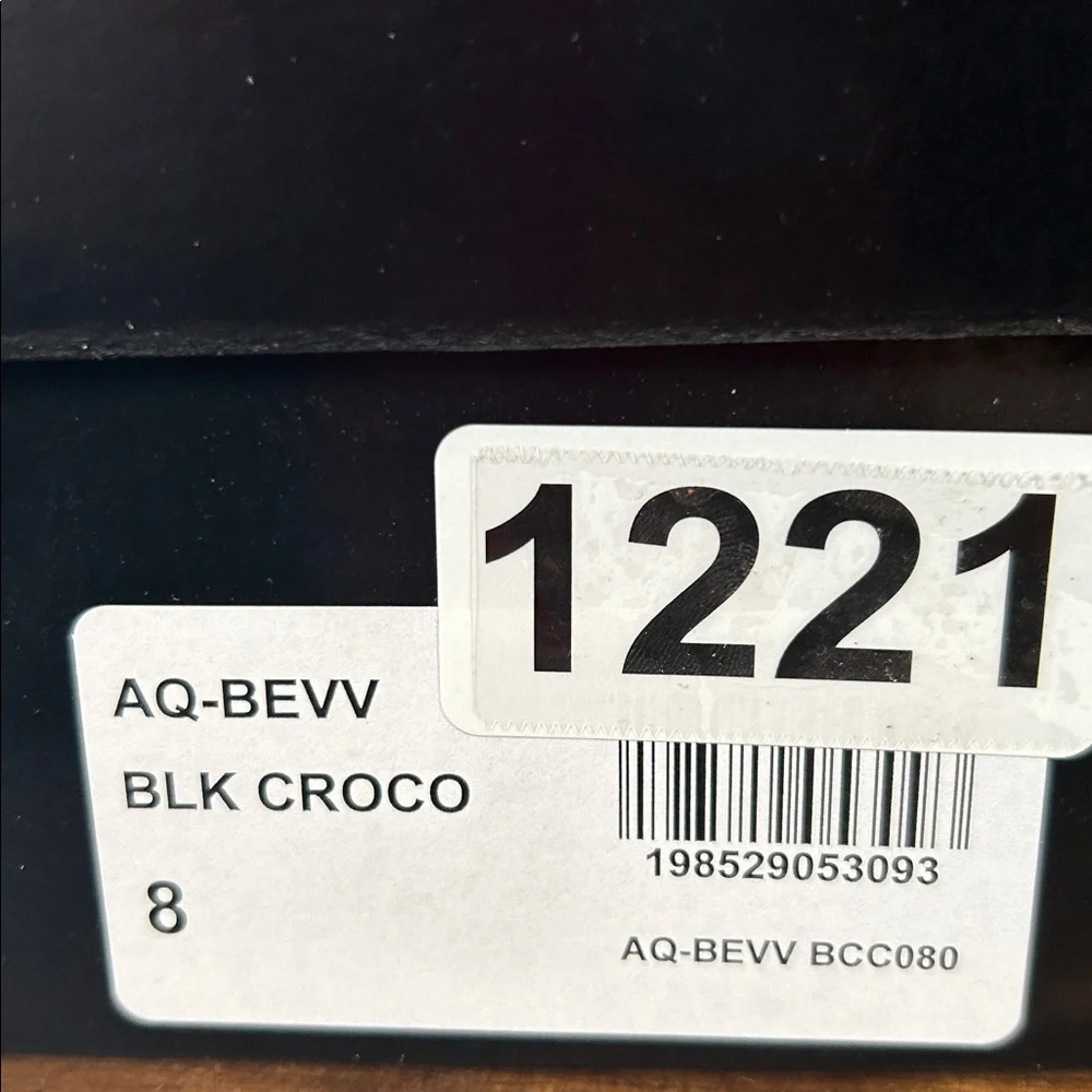 AQUA Bevv Leather Croc Embossed Slingback Pointed Toe Pumps in Black NEW 8